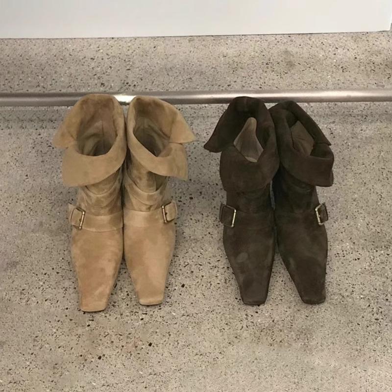 2025 autumn and winter Korean version new niche design retro French short boots small square head western boots medium boots women's boots