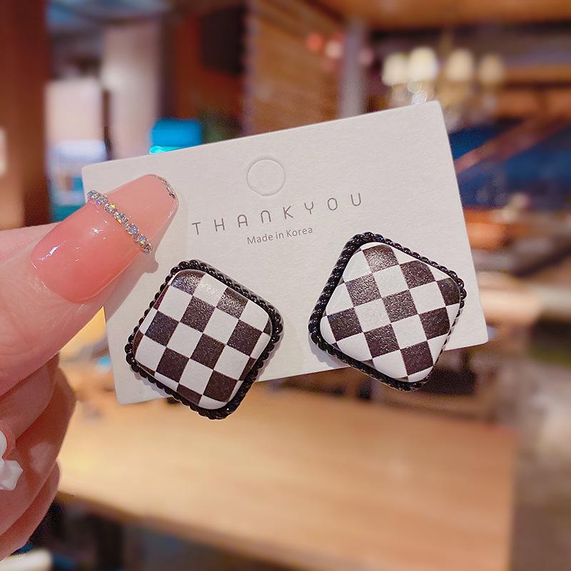 

Серьги из серебра 925 пробы в стиле ретро с квадратным и сердечным узором «шахматная клетка» - Трендовый дизайн высокого класса для женщин