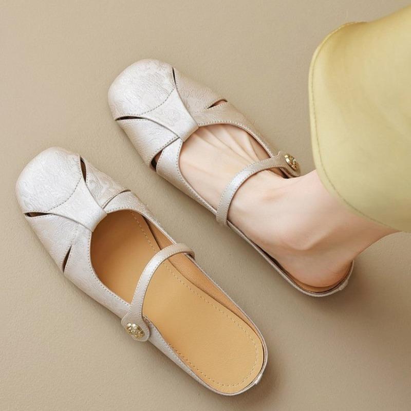 2026 Summer Outerwear Chinese Style Women's New Baotou Sandals Women's Exquisite High End Flat Bottom