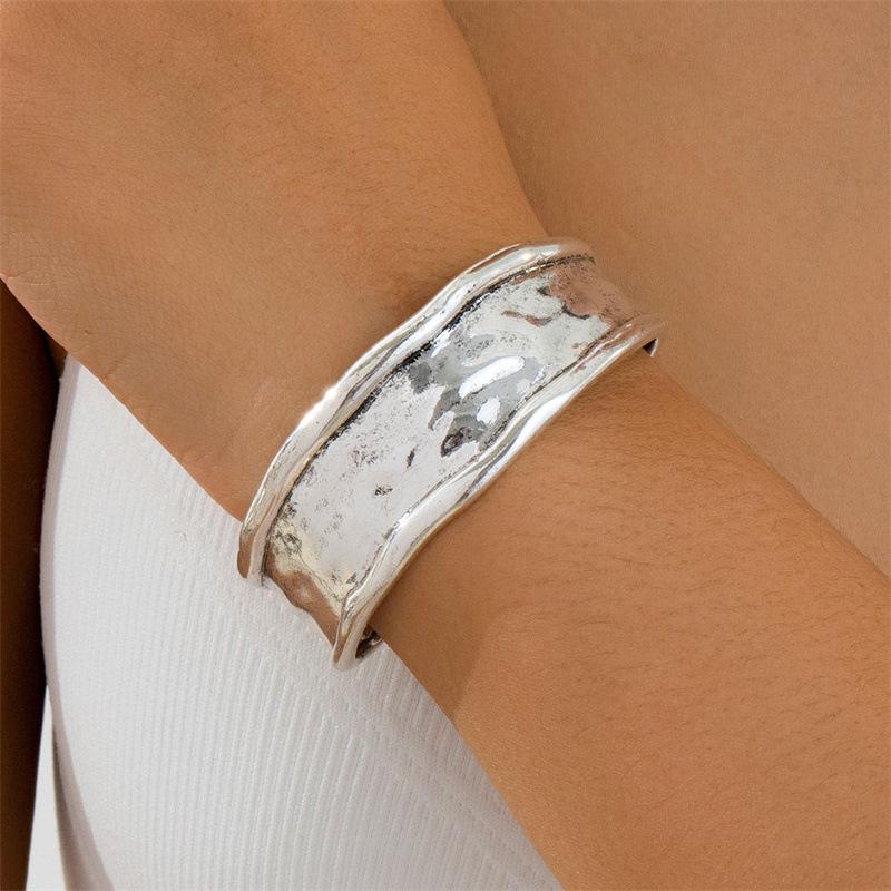Vintage Metal Flower Starfish Upper Arm Cuff Bracelet For Women Gold Color Geometric Open Bangles Femme Aesthetic Jewelry Gift