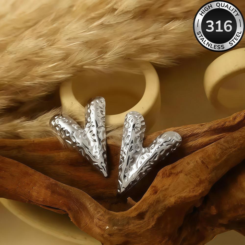 

Hot high-end stainless steel stud earrings fashion trend versatile temperament earrings niche irregular ears