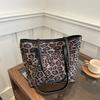 This Year, the Super Fire Leopard Print Tote Bag Women's 2025 New Versatile Autumn and Winter Large-capacity Student Class Shoulder Commuting Bag