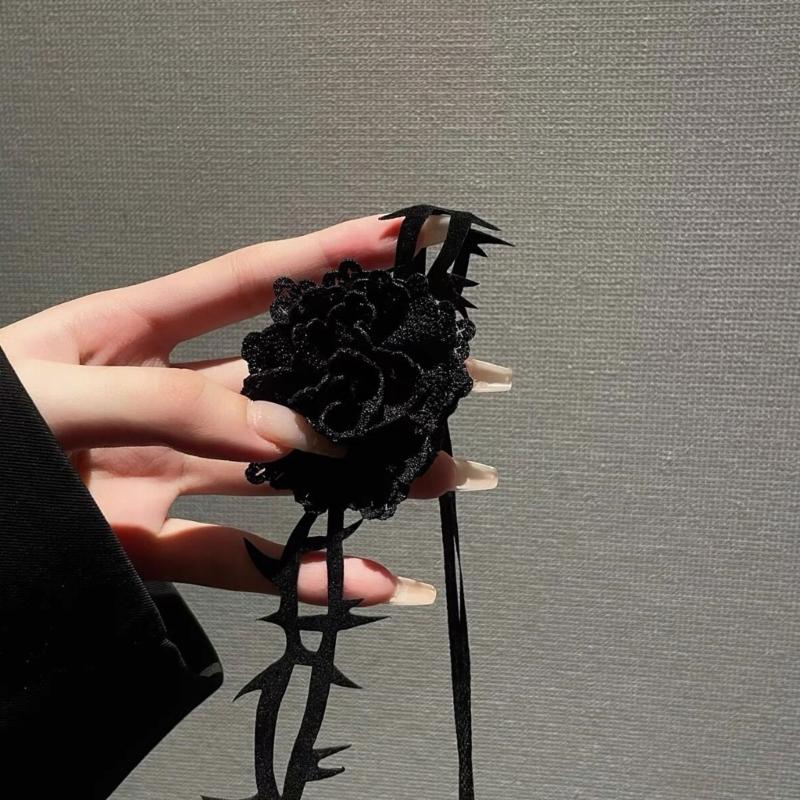 Fashion Punk Necklace Rose Flower Chokers Necklaces Women Thorny Rose Clavicle Chain Necklaces Club Party Sexy Ornament