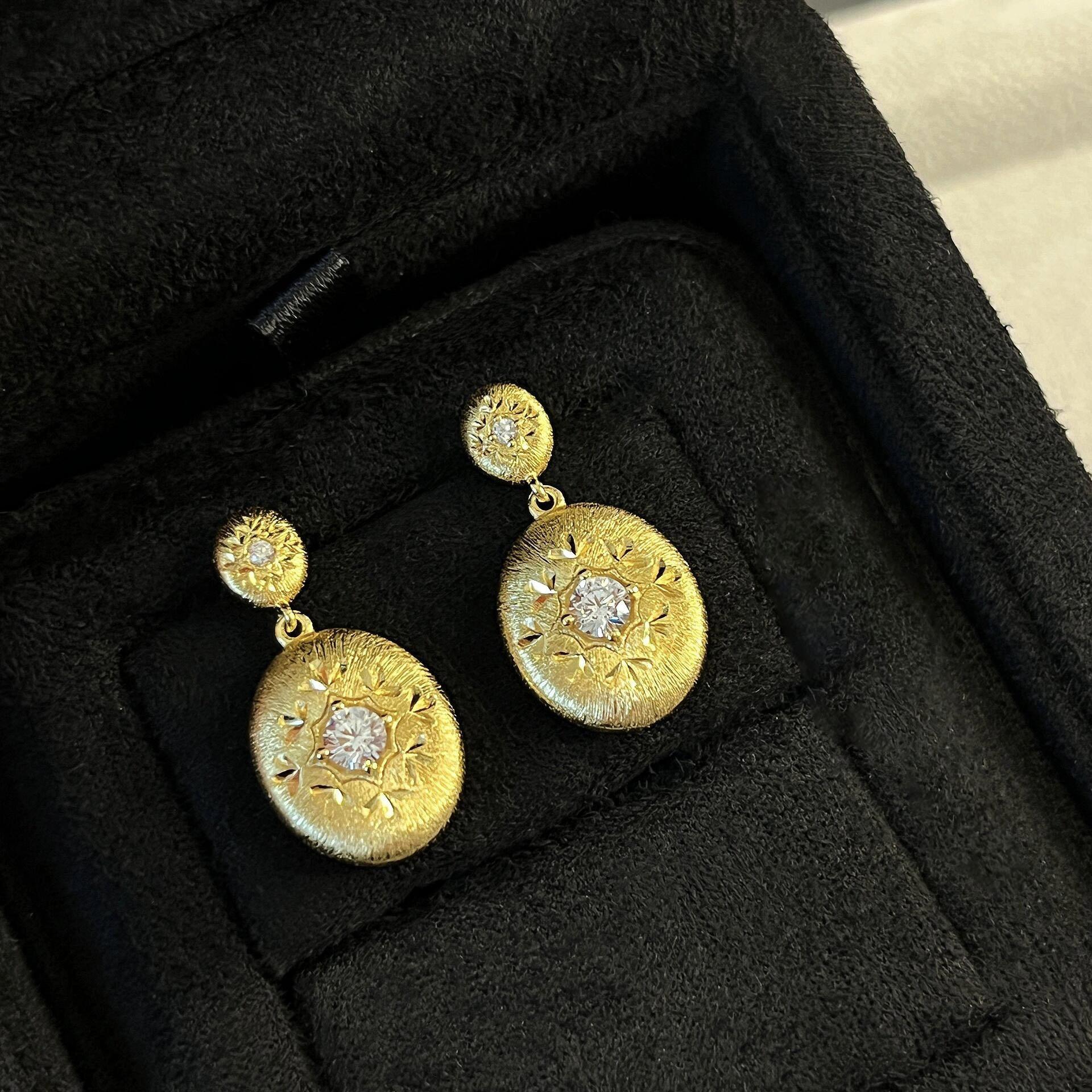 

Винтажные легкие роскошные овальные рельефные звездные хрустальные серьги для женщин изысканные глянцевые элегантные серьги свадебные украшения