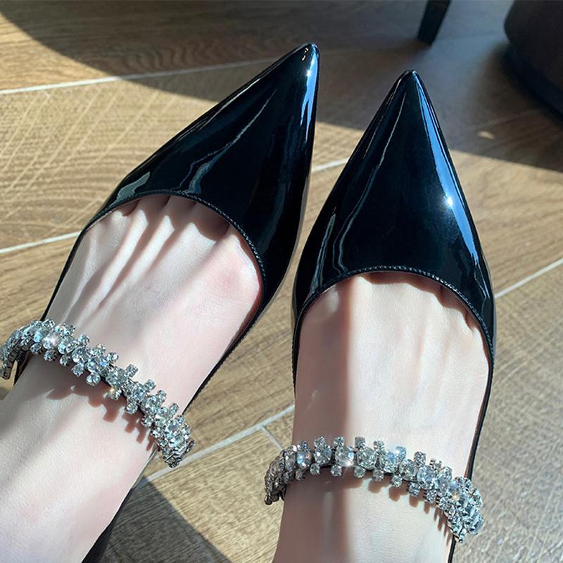 Mode Flash Diamanten Hausschuhe Frau Lackleder Gürtel Sandalen Elegant Damen Pantoletten Spitze Zehenpartie Slip On Gemütliche Pantoletten Party Flipflops