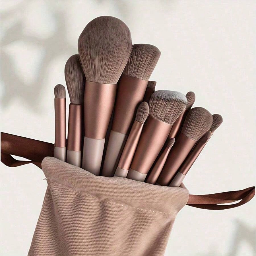 Professional Makeup Brush Set With Soft Hair, Including Eye Shadow, Foundation, Blush Brushes And 2 Brown Makeup Sponges