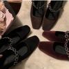 Traubenmutter studiolee Französische quadratische Spitze Lichtmündung hohe Absätze Ein-Wort-Diamantgürtel niedriger Absatz Wildleder Mary Jane einzelne Schuhe