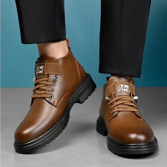 Men's Winter High-Top Cotton Leather Boots Warm Fleece Lined Slip-On Snow Boots