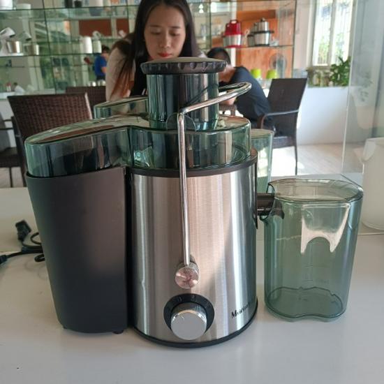 Multifunctional Electric Juicer: Fruit & Vegetable Pulp Separator. белый