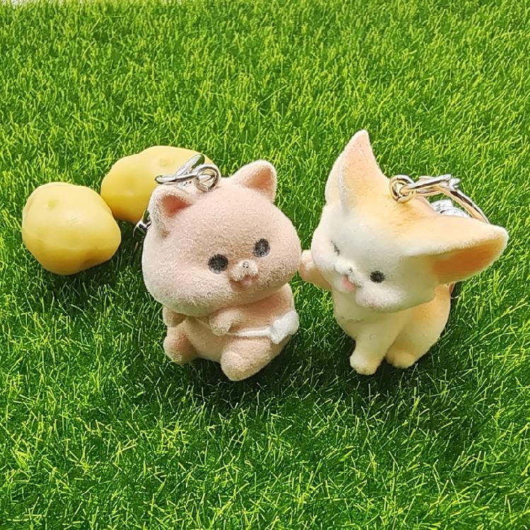 Elegant 3D Flocking Animal Keychain for Ladies Unique Designed Car Key Chain Fashionable Keyring Pendant Ornament