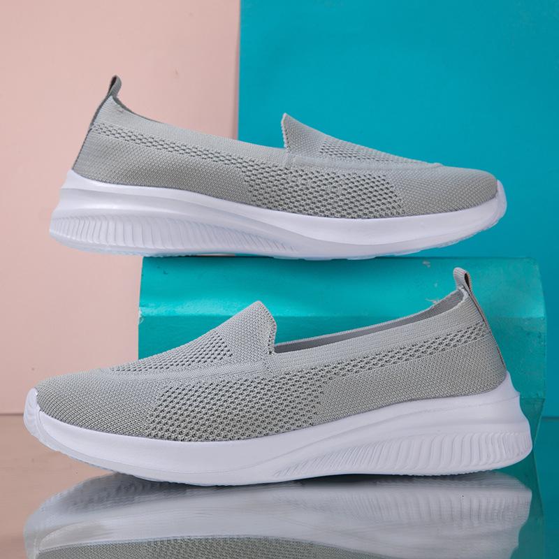 Spring New Breathable Mesh Ultra-light Comfortable Mother Shoes Casual Shoes