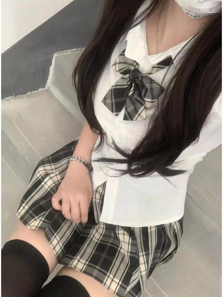 Academy Style Plaid Skirt & Shirt Set: Women's Waist-Hugging Pleated Two-Piece