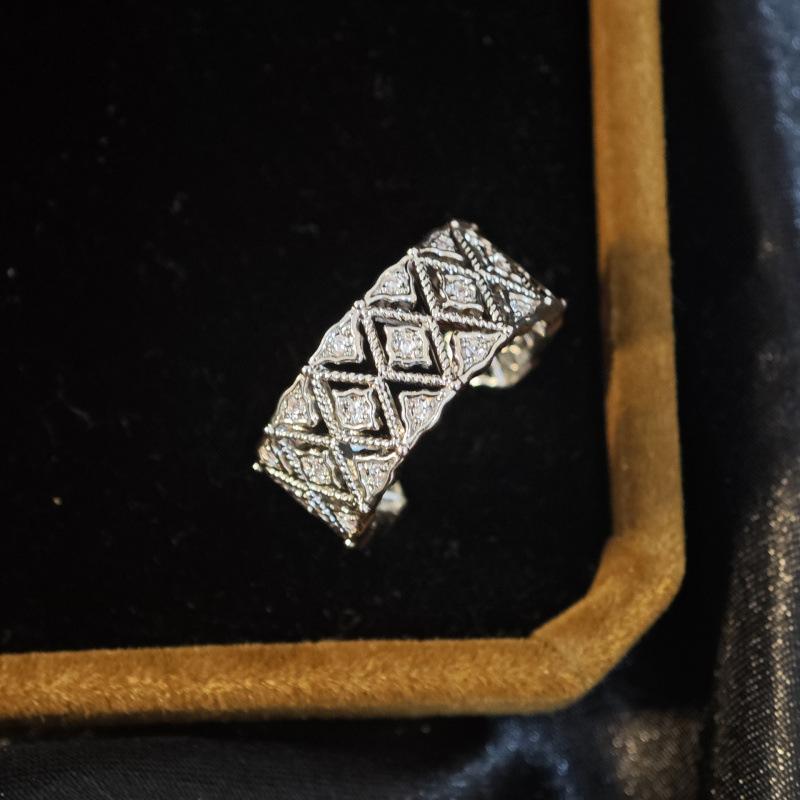 Italian Cloth Lace Brushed Silk Craft Court Style Diamond Set Ring Women'S Weave Pattern Carved Gold Diamond Ring Ring