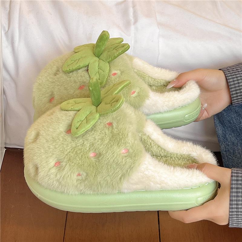 Cotton slippers women's winter indoor home warmth plush cute strawberry bag head thick sole non-slip outer wear confinement cotton shoes