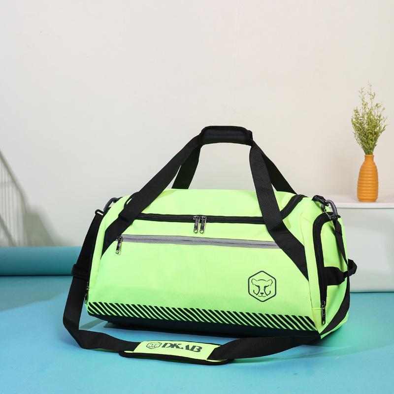 

Men s travel bag - large capacity, portable, premium feel, compact & lightweight, new fashion style for short trips зелений