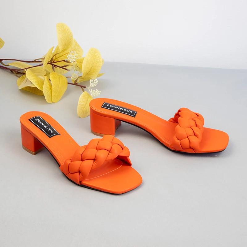 Модные каблуки женские роскошные босоножки 2024 летние тапочки квадратный каблук 5 — фото 3