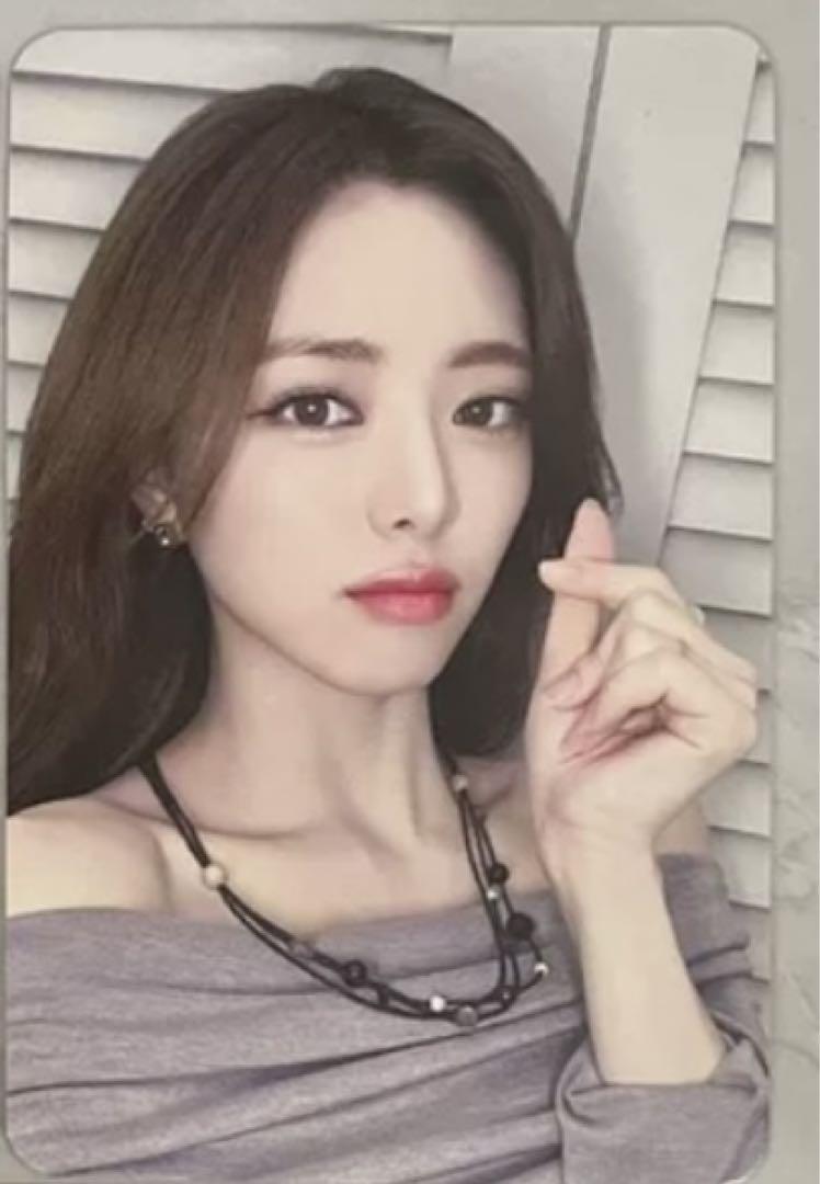 

[USED] itzy GOLD makestar 2.0 Taiwan Taipei Limited Trading Card Yuna