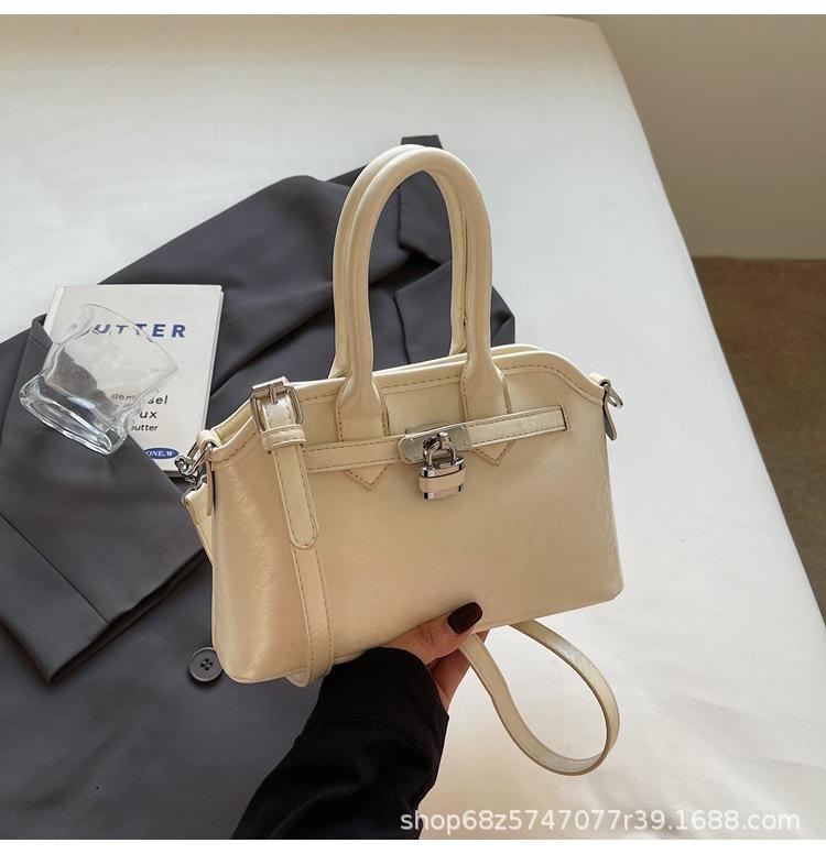 

Lychee pattern handbag 2025 new texture shoulder armpit bag small square bag versatile work commuter messenger bag bag білий