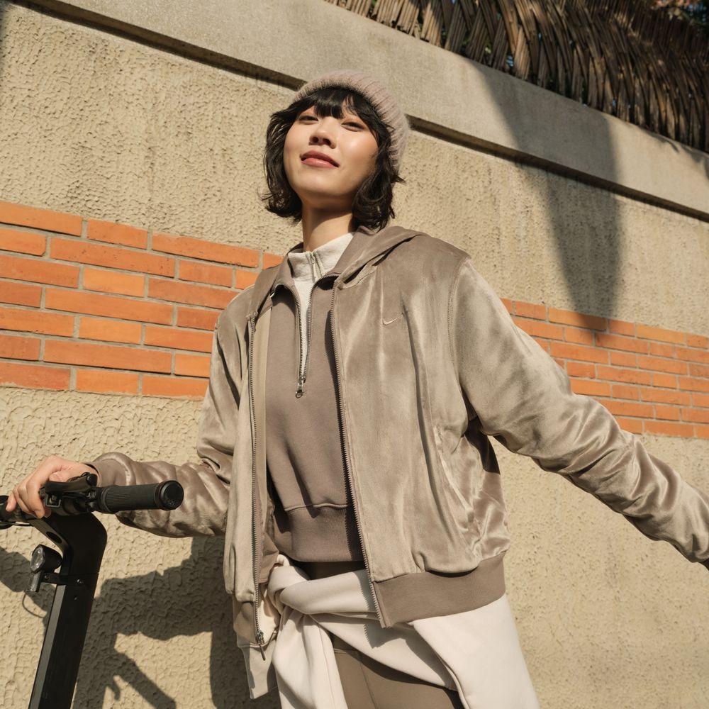 Nike Sportswear Chill Knit Women s Loose Velour Full-Zip Hoodie M