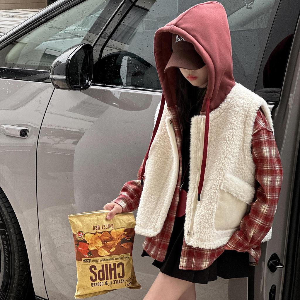 Girls' Fashionable Korean Style Warm Vest – Autumn/Winter 2025 Collection