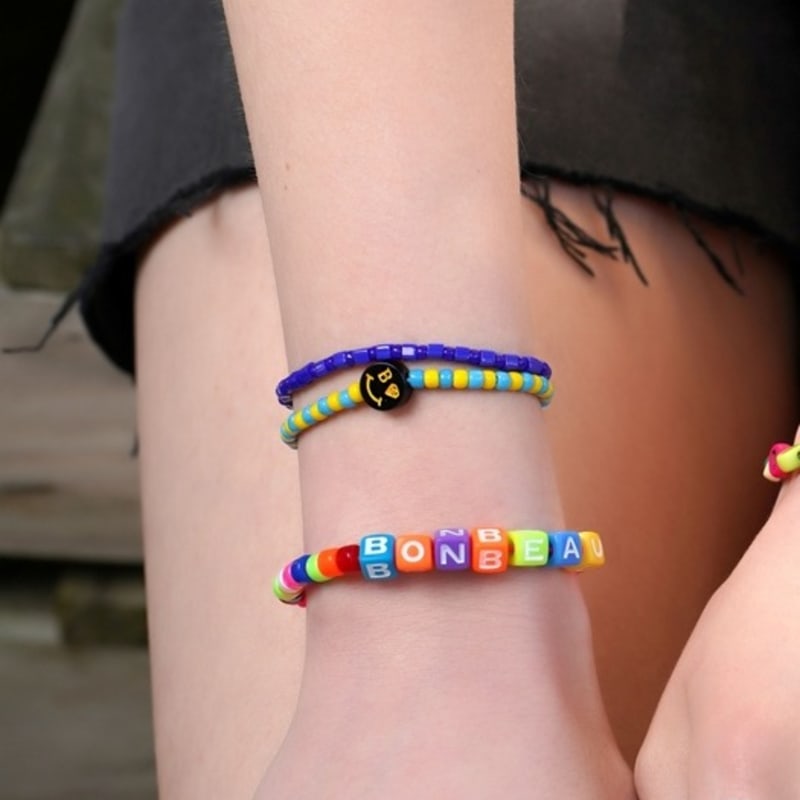BONBEAU Kitsch smile two-tone beads Bracelet Kitsch smile charm two-tone bead bracelet 5 colors