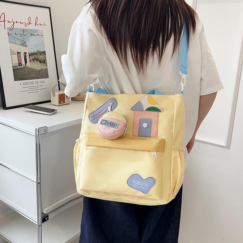 New cute sweet cartoon casual large-capacity tote bag contrasting color beautiful portable shoulder messenger bag women