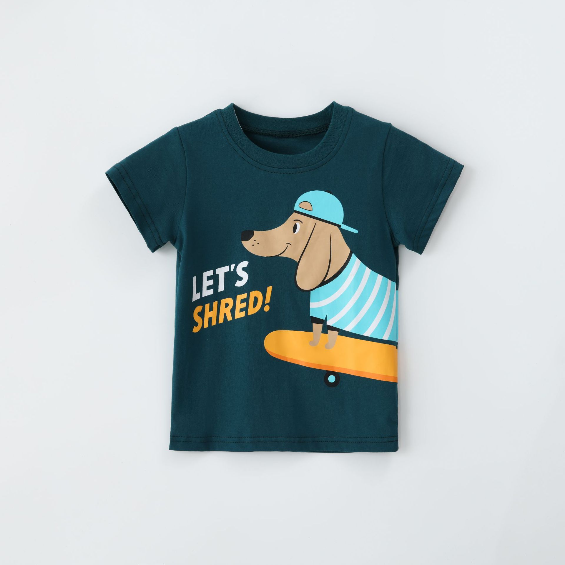 

Boys short-sleeved T-shirt: Short-sleeved children s spring/summer top with front and back prints of a skateboarding dog 90cm(2-3Y)