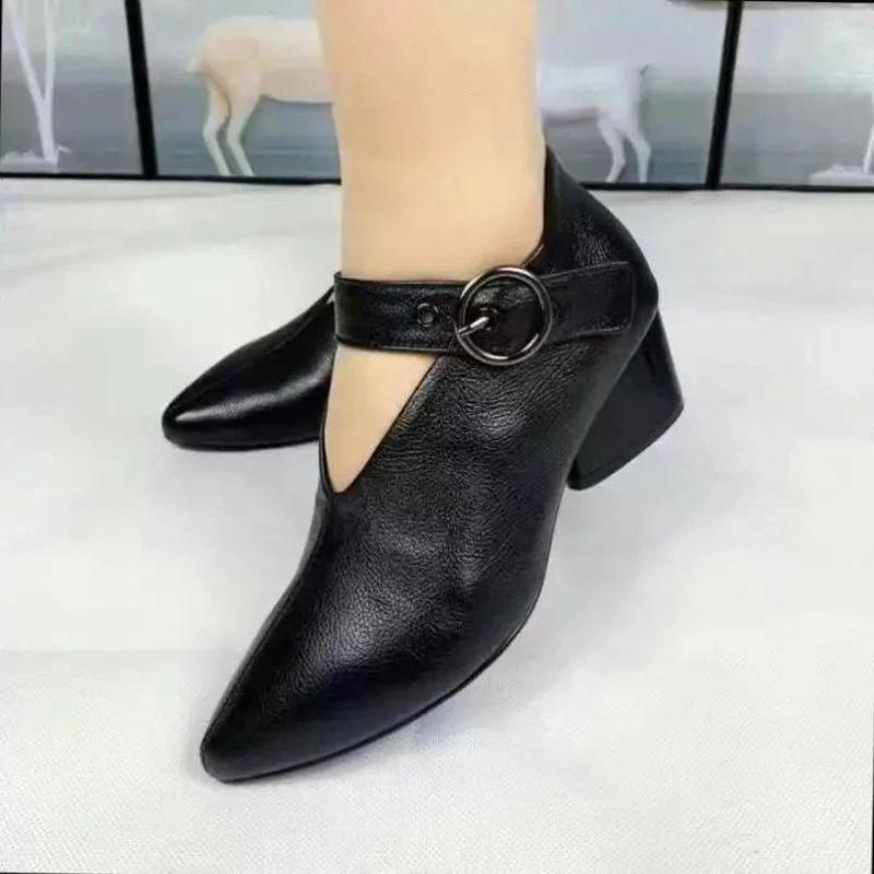 Tacchi alti da donna Primavera Autunno Nuova moda Décolleté in morbida pelle Sandali Scarpe con tacco spesso a punta stile coreano