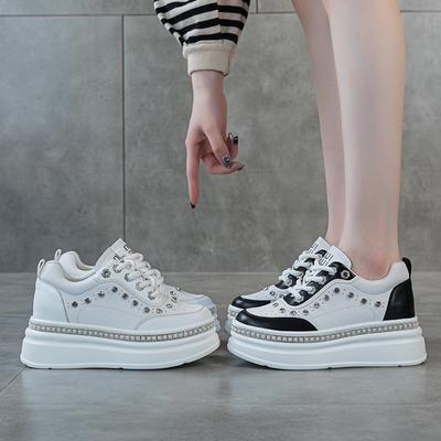 Weißer Schuh mit dicker Sohle und Innenhöhe, Damen Sommer neu, leichte und vielseitige kleine Lederschuhe