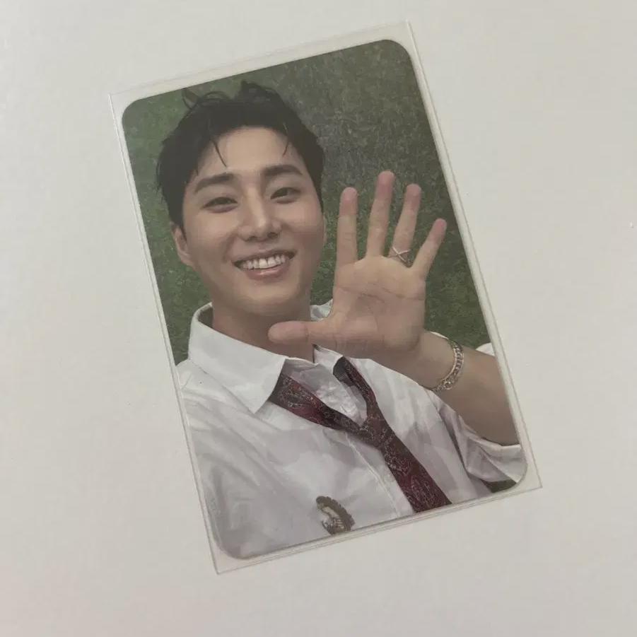 

Day6 The Decade Yes24 Pre-order Benefit Young K Photocard