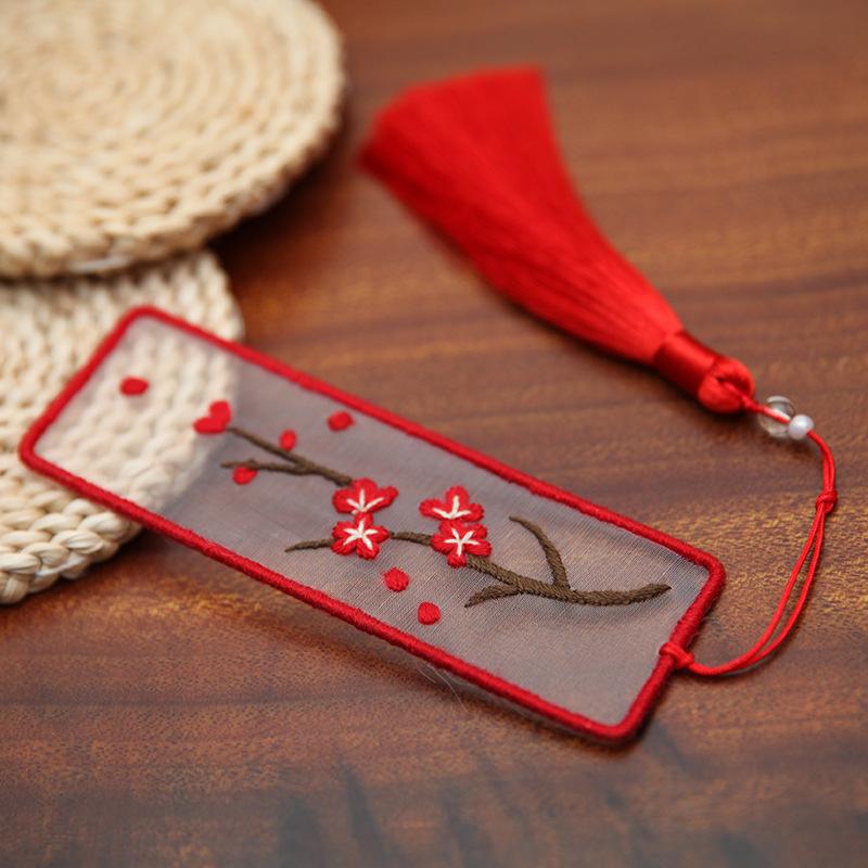 

Handmade Double-Sided Bookmarks Embroidery Material Kit Floral Hanging Ornaments Transparent Mesh DIY Sewing Kit for Beginners
