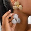 Flow Shell Duo Design Stud Earrings Exaggerated Retro Elegance Temperament Ear Jewelry