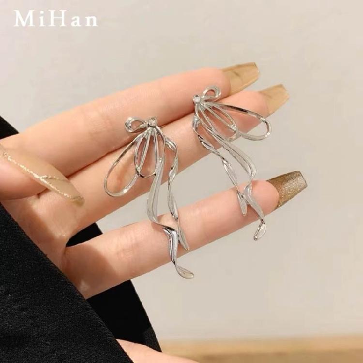 Exaggerated Irregular Metal Ribbon Bowknot Earrings for Women Girl Long Earrings
