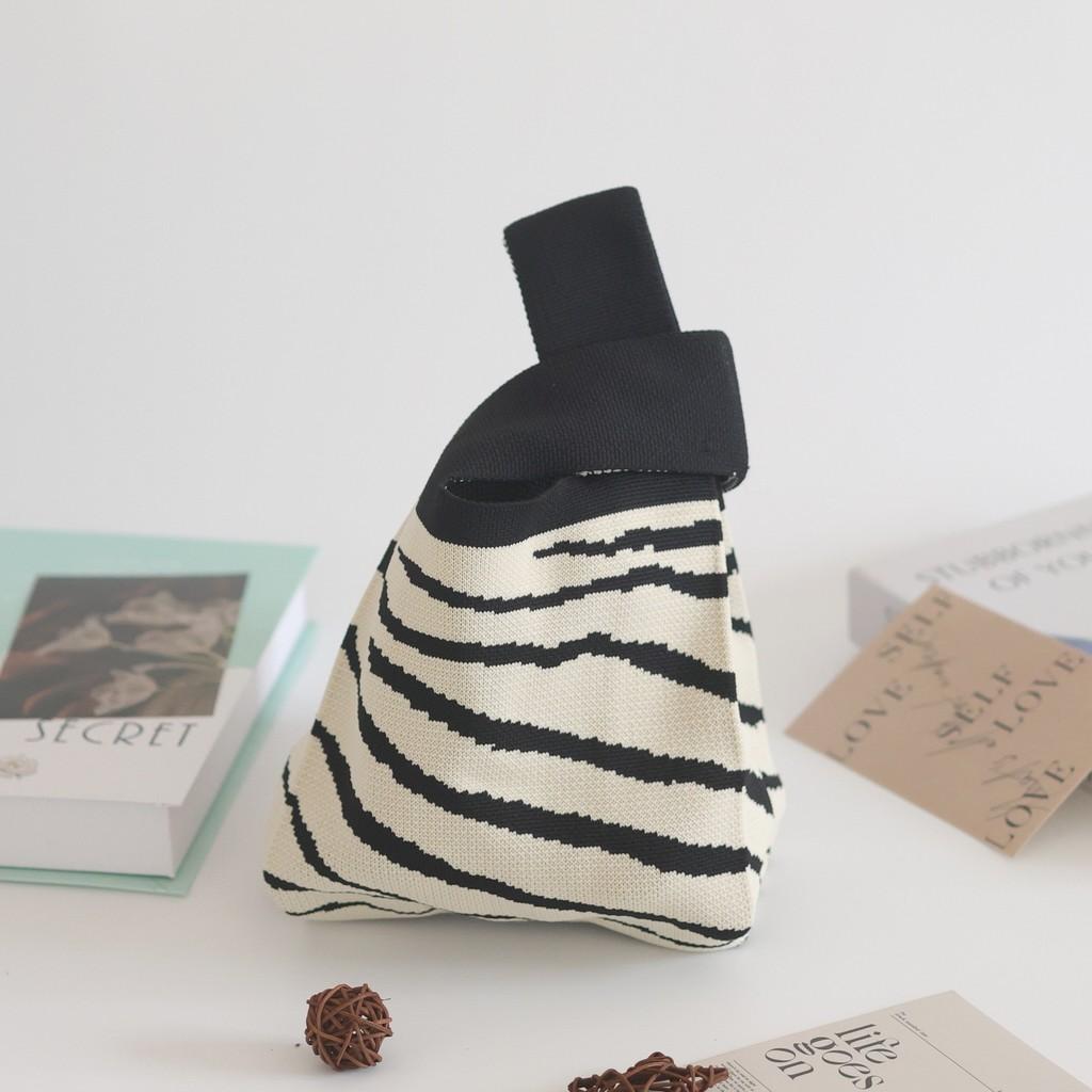 Trendy Knit Bucket Bag For Women Soft And Spacious Tote Bag With Eye-catching Patterns Ideal For Daily Wear And Gifts