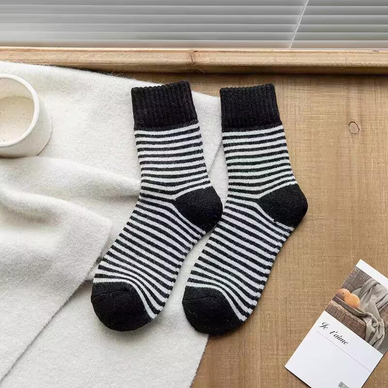 

Korean Style Striped Terry Mid-Calf Socks - Thick, Warm, and Versatile for Autumn/Winter Striped Terry чорний