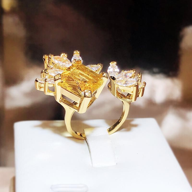 Luxury Fashion Yellow Diamond Flower Rings for Women Temperament Zircon Gold Color Adjustable Ring Elegant Wedding Party