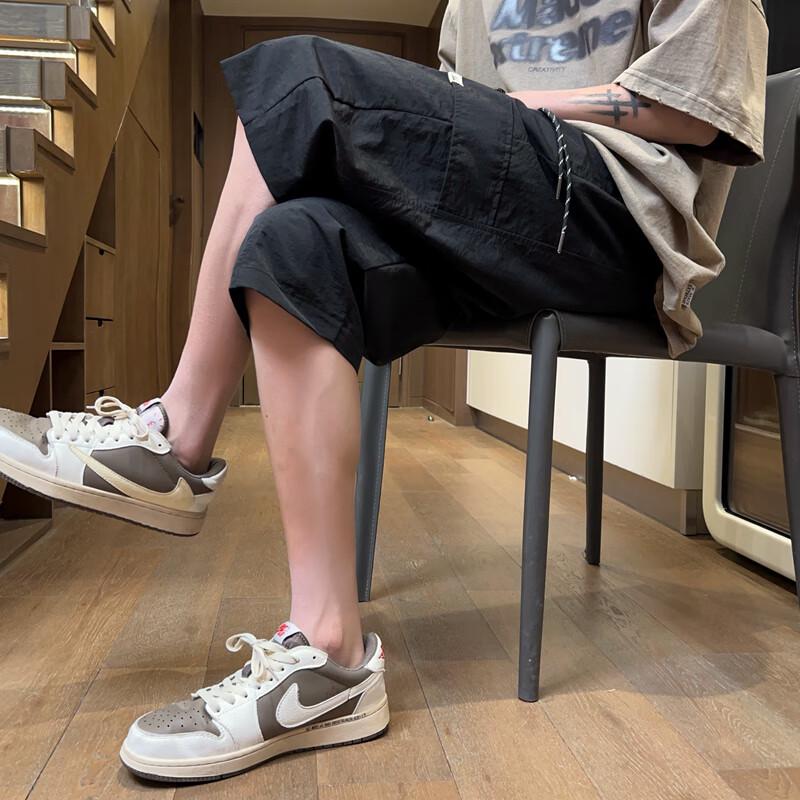 Men's Loose Fit 7/8 Length Cargo Beach Shorts