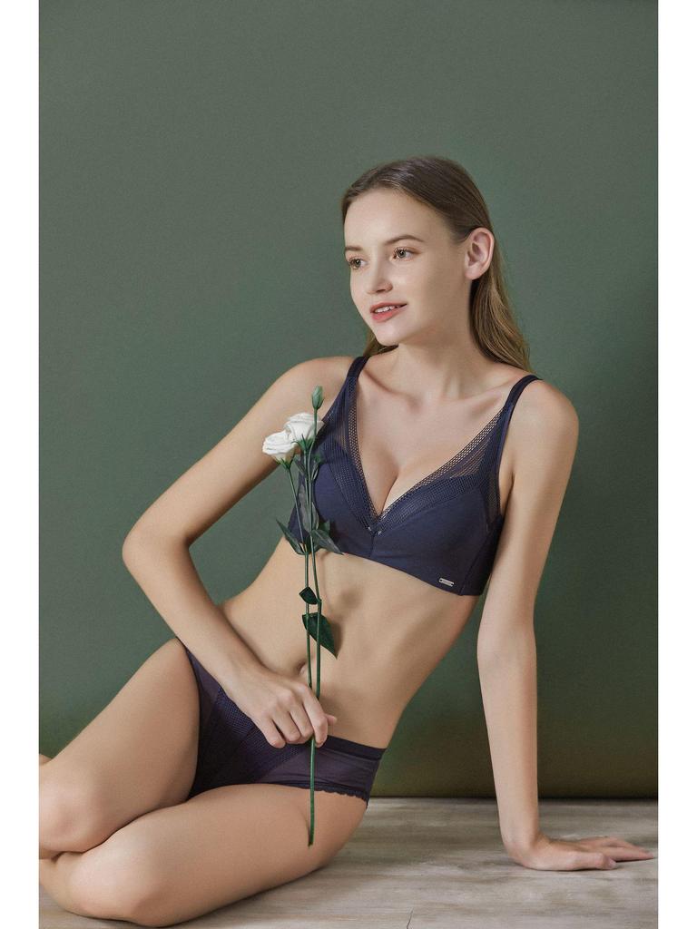 High-End Minimalist Glossy Wire-Free Bra: Comfortable, Breathable, Small Bust, Thin Cup Women's Underwear.