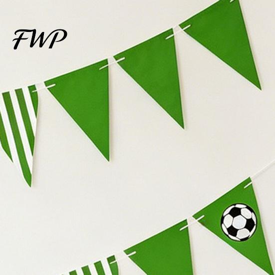Immersive Fußballszene Dekoration Fußballparty Wimpelkette Dreieckige Fahnen Bälle Girlande Sportthema Themenbezogene Zubehör Hängende Papierwimpel für