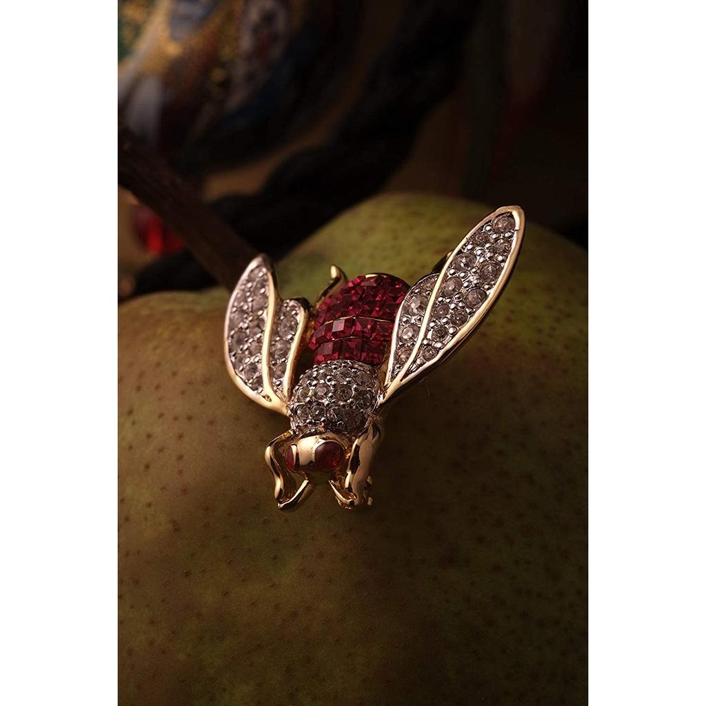 FUJIFILM FUJINON XF60mm F2.4 R Macro Lens - Mid-Telephoto Prime Lens for Sharp Close-Ups