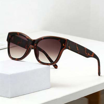 Retro Personalized Cat Eye Large Frame Women's Sunglasses Outdoor Neutral Street Photography UV400 Luxury Sunscreen Glasses
