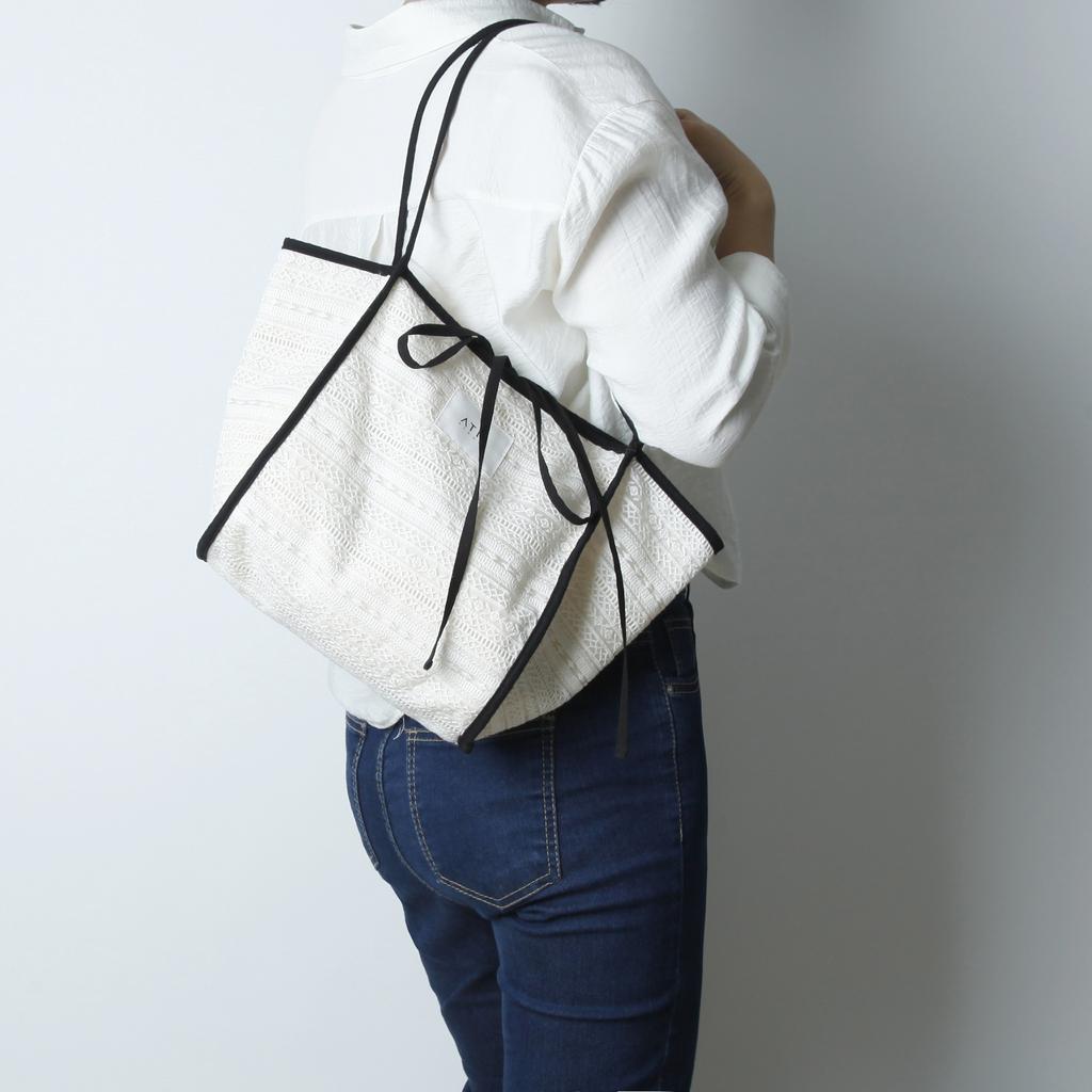 Atil Studio Embroidered Lace Double Canvas Shoulder Bag _ [Black]