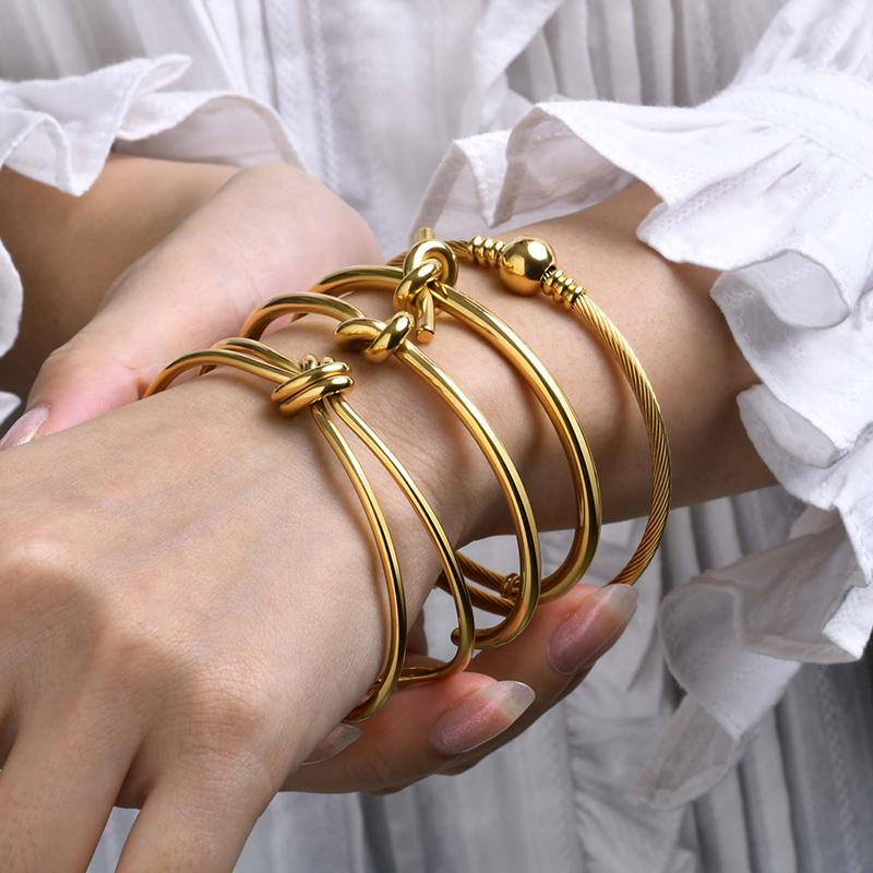 Classical Elegant Knot Decorative Bracelets Suitable For Women To Wear Fashionable Zircon For Summer Travel