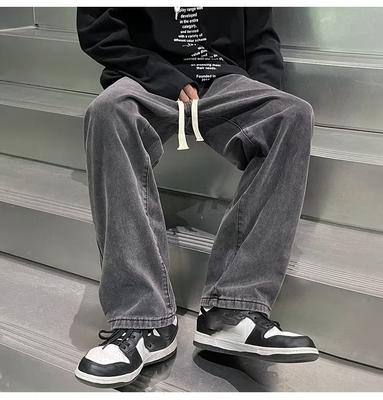 Lockere, gerade Jeans für Herren im Frühling und Sommer