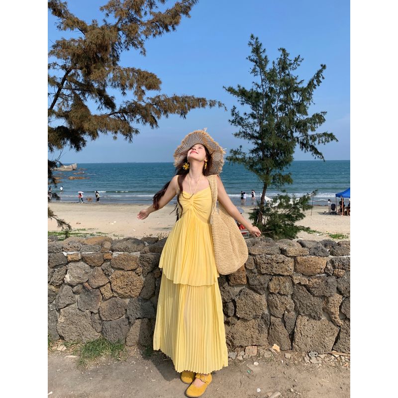 Kumikumi Holiday Style Yellow Design Sense Pleat Hanging Neck Sling Dress Women Summer French style Slim fit Long dress