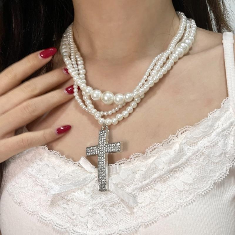 Retro Crystal Crosses Pendant Necklace Featuring Multilayer Faux Pearls Clavicle Chain For Elegant Jewelry Collection