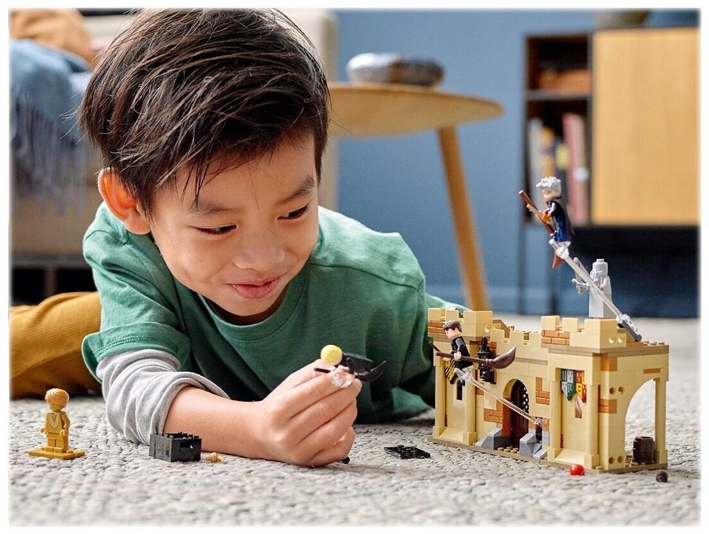 LEGO Harry Potter Constructor – Hogwarts: First Flying Lesson (76395)