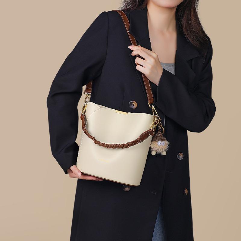 Bucket Bag New Summer Fashion Versatile Women's Bag Crossbody Bag Premium Commuter Shoulder Handbag