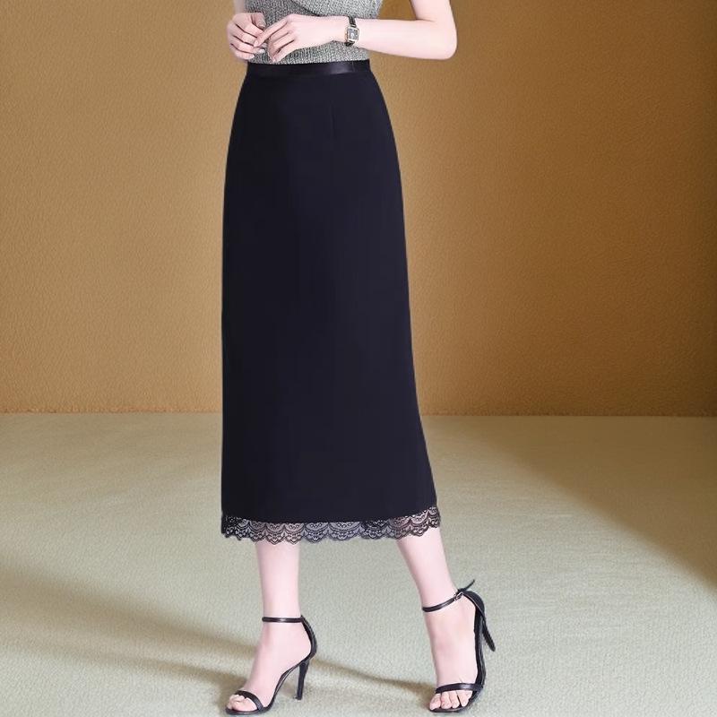 

B112 Elegant Lace-Trimmed Skirt - Summer Collection L 108-118 lbs