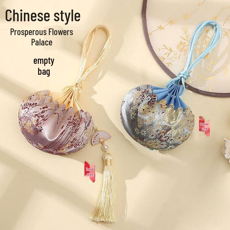 Lus Chinese Palace Tassel Sachet